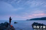 海钓新手指南：如何选择海钓装备和鱼饵